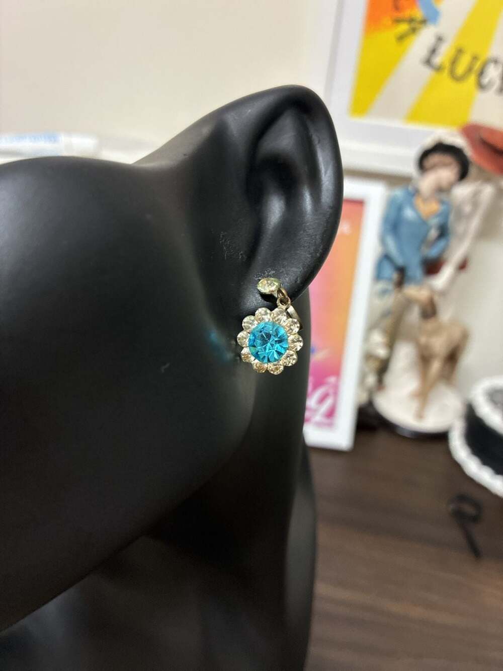 Vintage Blue Rhinestone Screw-Back Dangle Earrings Flower Cluster